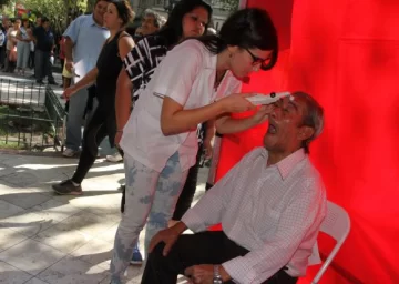 Control de ojos en la Peatonal Control de ojos en la Peatonal