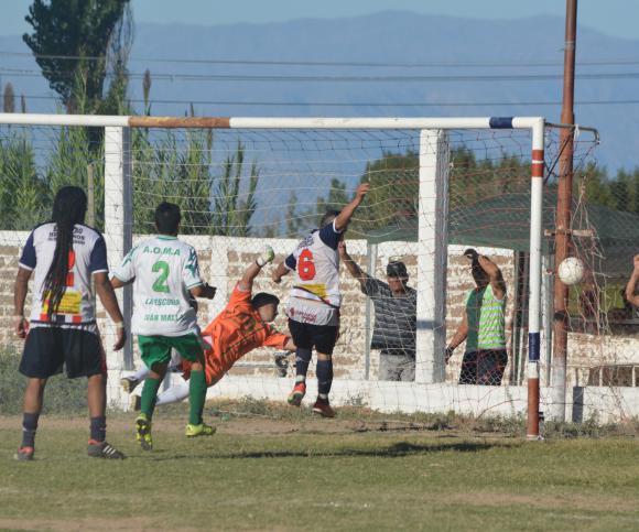 A Sport le alcanzó con lo justo A Sport le alcanzó con lo justo