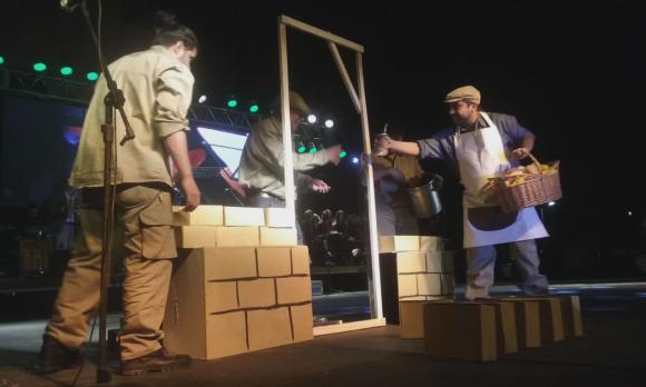 Conmovedor espectáculo en la plaza Conmovedor espectáculo en la plaza