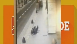 Video: el momento en el que el abogado le dispara a motochorros y termina matando a un inocente Video: el momento en el que el abogado le dispara a motochorros y termina matando a un inocente