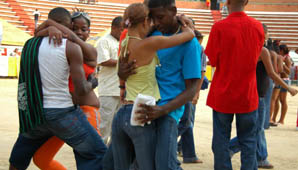 Dicen que este baile fomenta el sexo entre jóvenes Dicen que este baile fomenta el sexo entre jóvenes