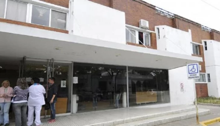 Dio a luz en el baño de un hospital y se fue: la beba murió Dio a luz en el baño de un hospital y se fue: la beba murió