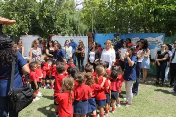 A la escuela con chupete A la escuela con chupete