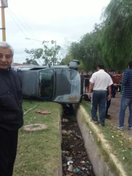 Volcó y atropelló a una pareja y su beba que viajaban en moto: ¿iba ebrio?