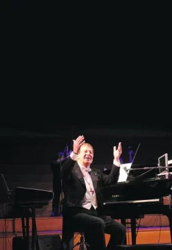 El tango local llora a Mores El tango local llora a Mores