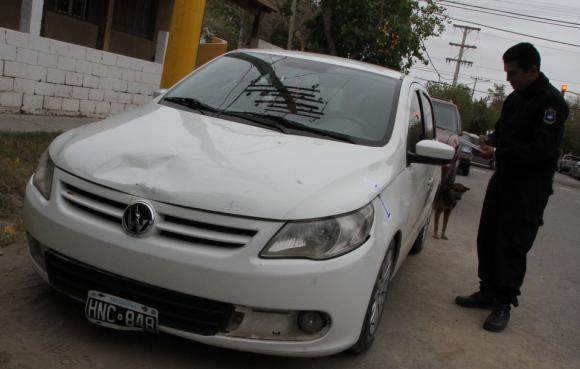 Perdió el control, chocó a 3 chicas y dejó a una grave Perdió el control, chocó a 3 chicas y dejó a una grave