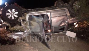 El jefe de la CGT San Juan se salvó de milagro: evitó dos caballos, chocó un árbol y volcó El jefe de la CGT San Juan se salvó de milagro: evitó dos caballos, chocó un árbol y volcó