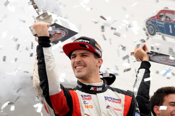 Rossi ganó los 500 kilómetros de Olavarría y es el nuevo líder Rossi ganó los 500 kilómetros de Olavarría y es el nuevo líder