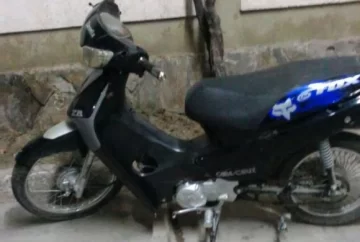 Capturados con moto robada Capturados con moto robada