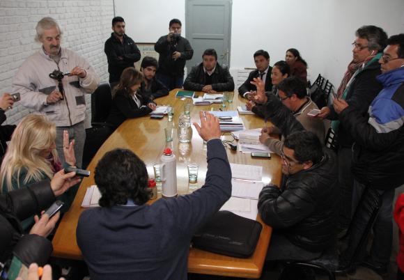 Rechazaron el llamado a consulta y hubo festejos Rechazaron el llamado a consulta y hubo festejos