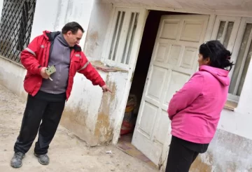 Golpean a comerciante y a su hijo en su casa para robarles Golpean a comerciante y a su hijo en su casa para robarles