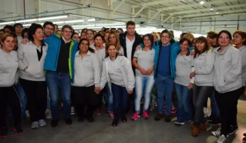 Uñac y Prat Gay, los elegidos para ‘la selfie obrera’ y los autógrafos Uñac y Prat Gay, los elegidos para ‘la selfie obrera’ y los autógrafos