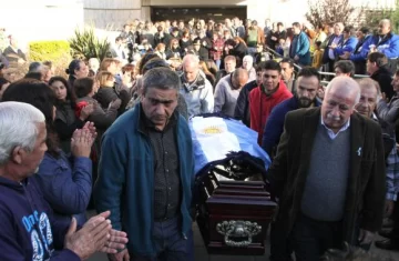 Casi todo el mundillo político, con el “Oso” Casi todo el mundillo político, con el “Oso”