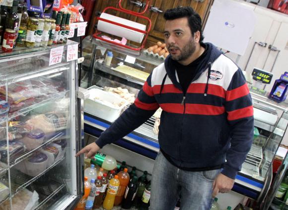 Roban $93.000 a un comerciante Roban $93.000 a un comerciante