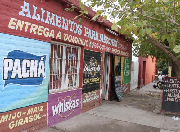 Armados y a los golpes, asaltaron un comercio Armados y a los golpes, asaltaron un comercio