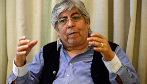 Moyano: “Macri entiende de política menos que yo de capar monos” Moyano: “Macri entiende de política menos que yo de capar monos”