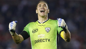 El arquero que eliminó a River se comió cuatro goles El arquero que eliminó a River se comió cuatro goles