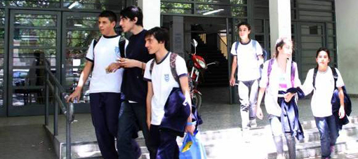 Por los paros, extenderán el ciclo lectivo en los tres colegios que dependen de la Universidad Por los paros, extenderán el ciclo lectivo en los tres colegios que dependen de la Universidad
