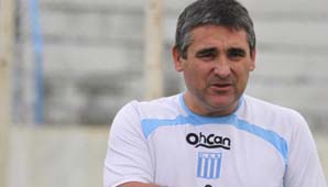 Un jugador destrozó a un extécnico de Sportivo Desamparados Un jugador destrozó a un extécnico de Sportivo Desamparados