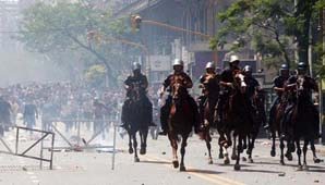 Represión 2001: condenaron a 4 años de prisión al exjefe de la Policía Federal Represión 2001: condenaron a 4 años de prisión al exjefe de la Policía Federal