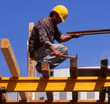 Histórica caída de la construcción en abril Histórica caída de la construcción en abril