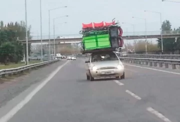 La imagen del día: una mudanza, en un Ka La imagen del día: una mudanza, en un Ka