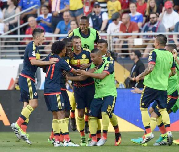 Colombia silenció al local Colombia silenció al local