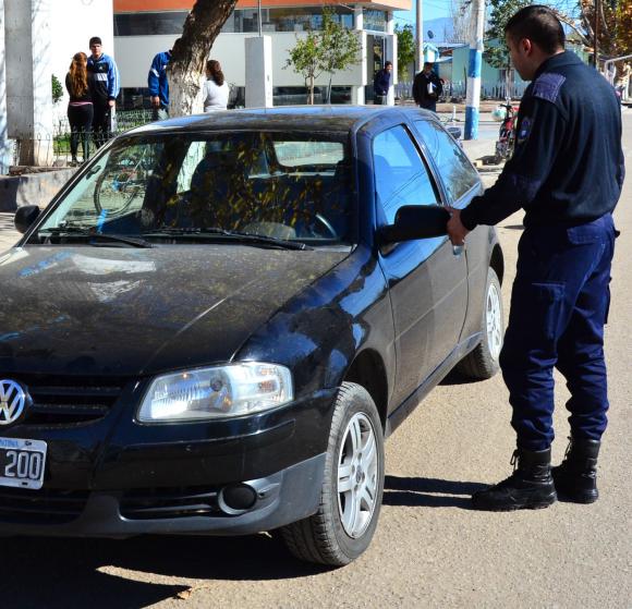 Asaltan a un distribuidor en la ruta y le roban $56.000 Asaltan a un distribuidor en la ruta y le roban $56.000