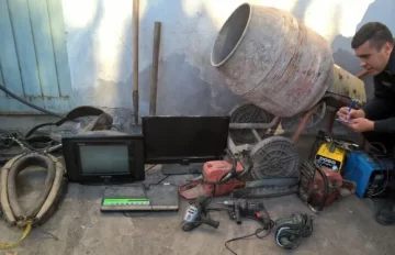 Miniarsenal y botín de robo oculto en lo de su suegra Miniarsenal y botín de robo oculto en lo de su suegra