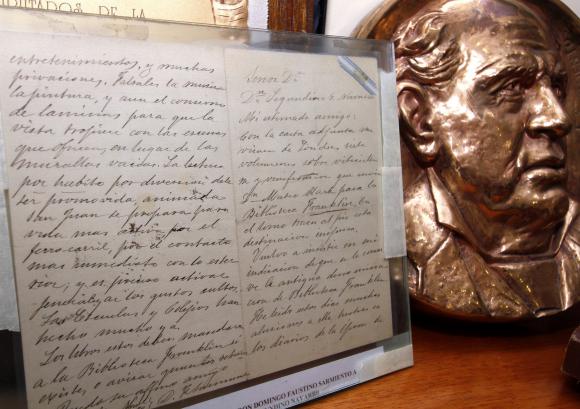 La Franklin guarda desde una carta de Sarmiento a libros de Shangai La Franklin guarda desde una carta de Sarmiento a libros de Shangai