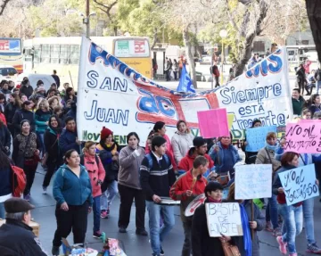 También las amas de casa piden menos cargos en la luz También las amas de casa piden menos cargos en la luz