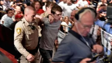 Intentaron matar a Donald Trump durante un acto Intentaron matar a Donald Trump durante un acto