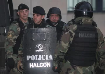 Fracasa el intento de expulsar a José López del Parlasur Fracasa el intento de expulsar a José López del Parlasur