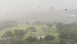 Video: fuerte temporal y “lluvia de muebles” en Miami Video: fuerte temporal y “lluvia de muebles” en Miami