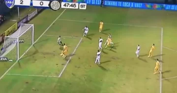 Sólo frente al arco: el increíble gol que se comió Chávez Sólo frente al arco: el increíble gol que se comió Chávez