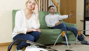 Tener un marido implica 7 horas de trabajo extra para una mujer Tener un marido implica 7 horas de trabajo extra para una mujer