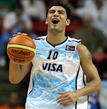 Vuelve un talentoso, Delfino Vuelve un talentoso, Delfino