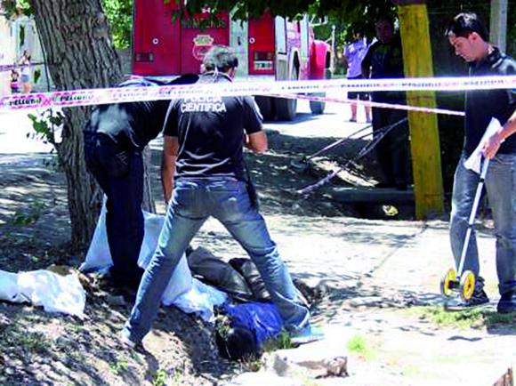 Echan a 3 policías y castigan a otros 2 por faltas graves Echan a 3 policías y castigan a otros 2 por faltas graves