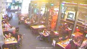 Así fue el sangriento ataque terrorista en un bar de Tel Aviv Así fue el sangriento ataque terrorista en un bar de Tel Aviv