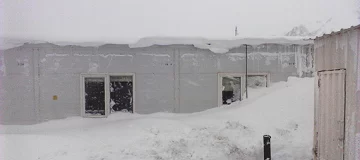 Veladero bajo nieve: un temporal dejó a unos mil trabajadores en cordillera Veladero bajo nieve: un temporal dejó a unos mil trabajadores en cordillera