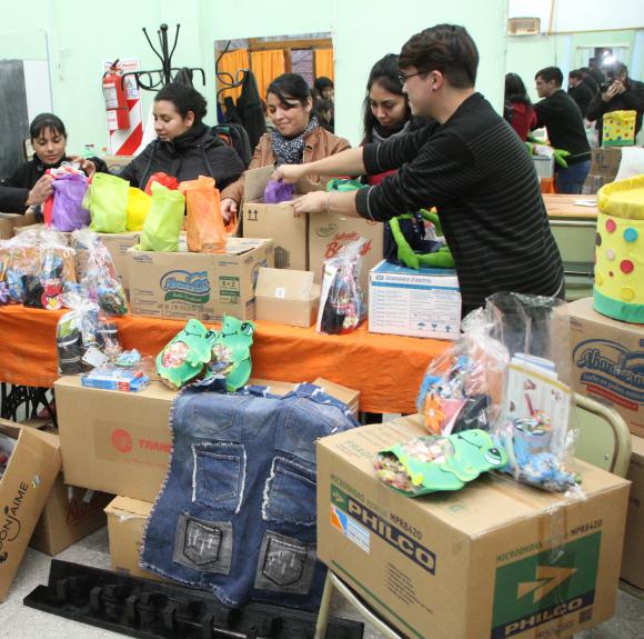 Donarán lo que hacen dentro de la escuela Donarán lo que hacen dentro de la escuela