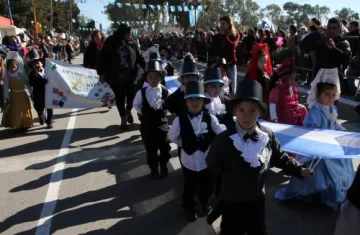 Un desfile en el que el público no paró de aplaudir durante 2 horas Un desfile en el que el público no paró de aplaudir durante 2 horas