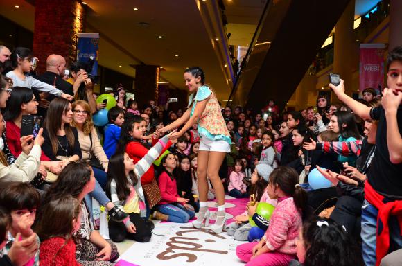Lourdes fascinó a los más pequeños Lourdes fascinó a los más pequeños