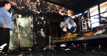 Un incendio dejó grandes pérdidas a varias familias Un incendio dejó grandes pérdidas a varias familias