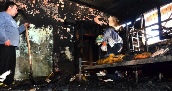 Un incendio dejó grandes pérdidas a varias familias Un incendio dejó grandes pérdidas a varias familias
