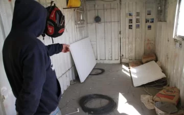 Siete sujetos armados reducen a un sereno y desvalijan un depósito Siete sujetos armados reducen a un sereno y desvalijan un depósito