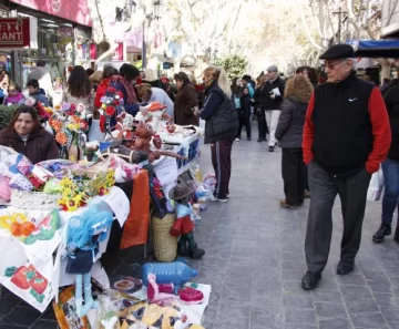 Mucho público y venta en la feria del Día del Amigo Mucho público y venta en la feria del Día del Amigo