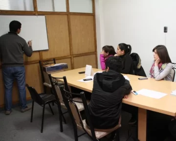 Dan clases de apoyo gratis a iglesianos en la Ciudad Dan clases de apoyo gratis a iglesianos en la Ciudad