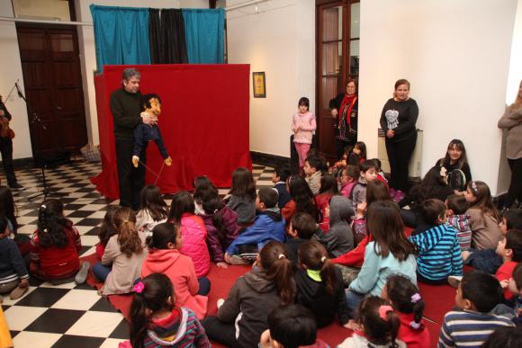 Más patrios que nunca Más patrios que nunca