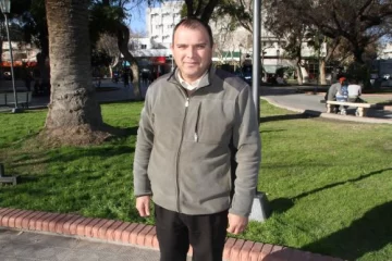 Un vigilante encontró $50.000 y los devolvió Un vigilante encontró $50.000 y los devolvió